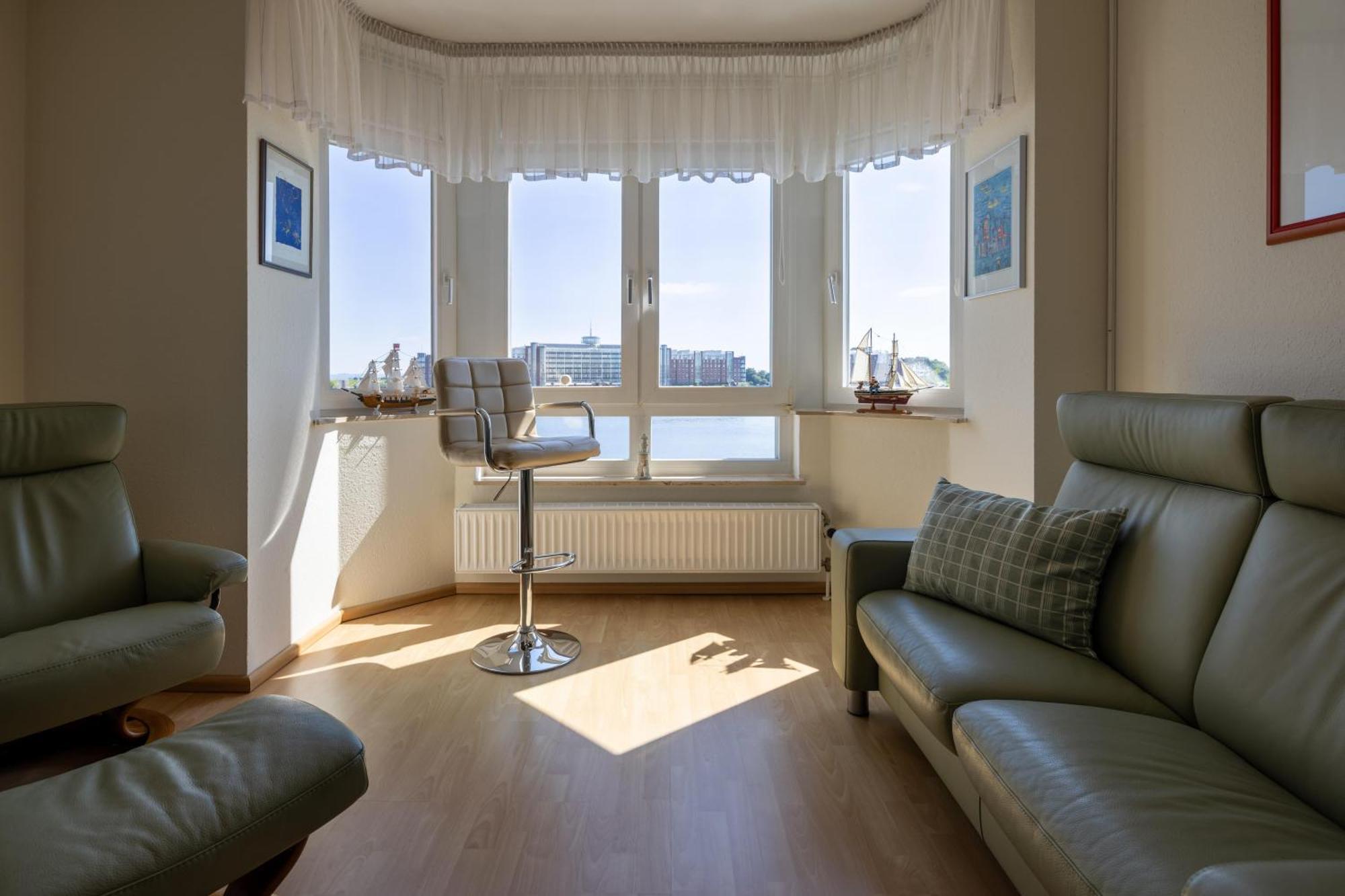 Gemuetliche Ferienwohnung Mit Meerblick Direkt Am Hafen Wilhelmshaven Exterior photo